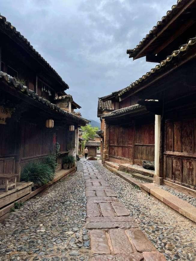 探索李成器为什么心甘情愿把皇位让给李隆基?他的用意是什么?